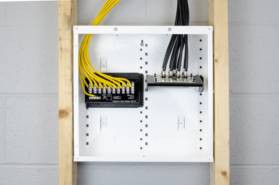 Netzwerkinfrastruktur Legrand A/V-Adapter Und Gerate | 1X8 Enhanced Passive Video Splitter-Combiner